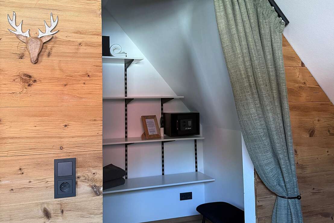 Ankleideraum Schlafzimmer 1
