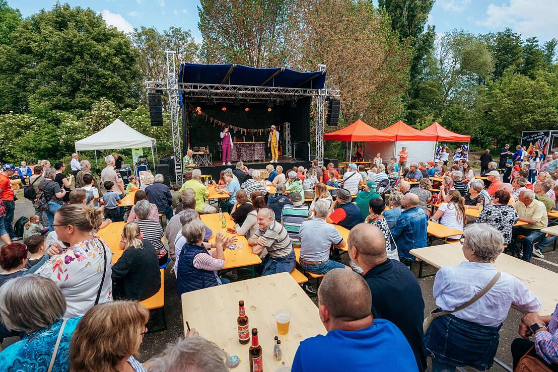 Showbühne mit Live-Programm