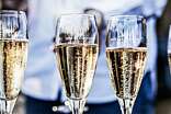 „Prickeln im Glas“ – Champagner & Sekt 