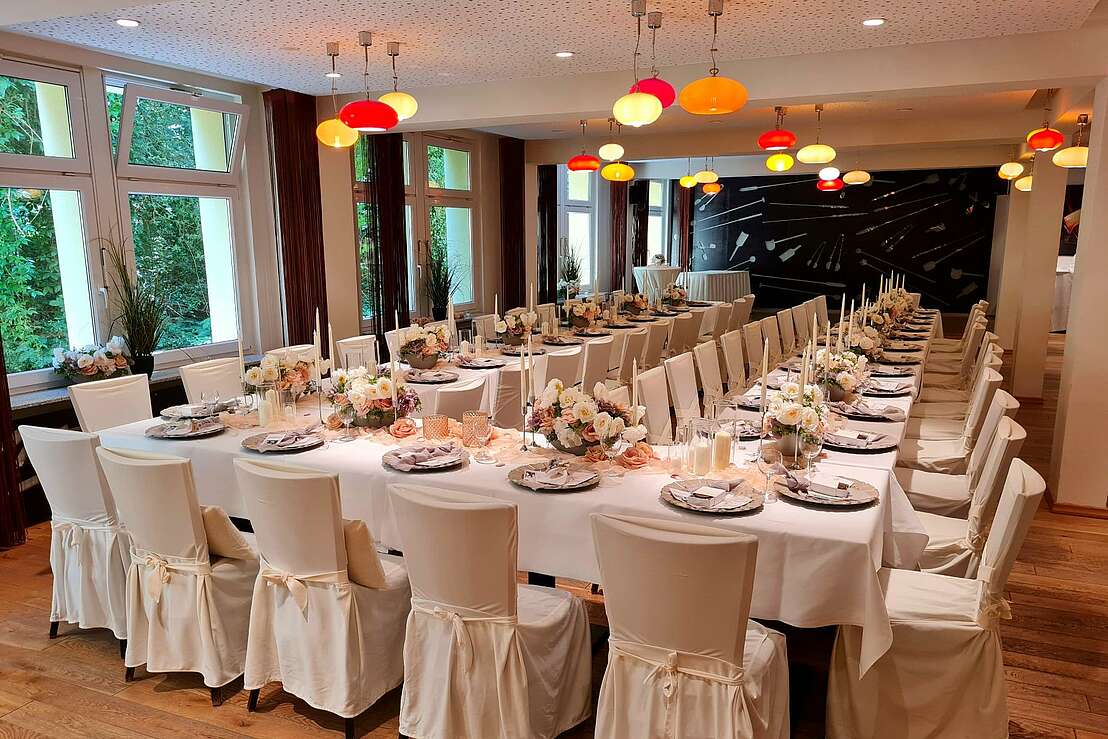 Tagungen und Feiern im Tagungsraum "Glaskugel" der Glasmanufaktur Harzkristall