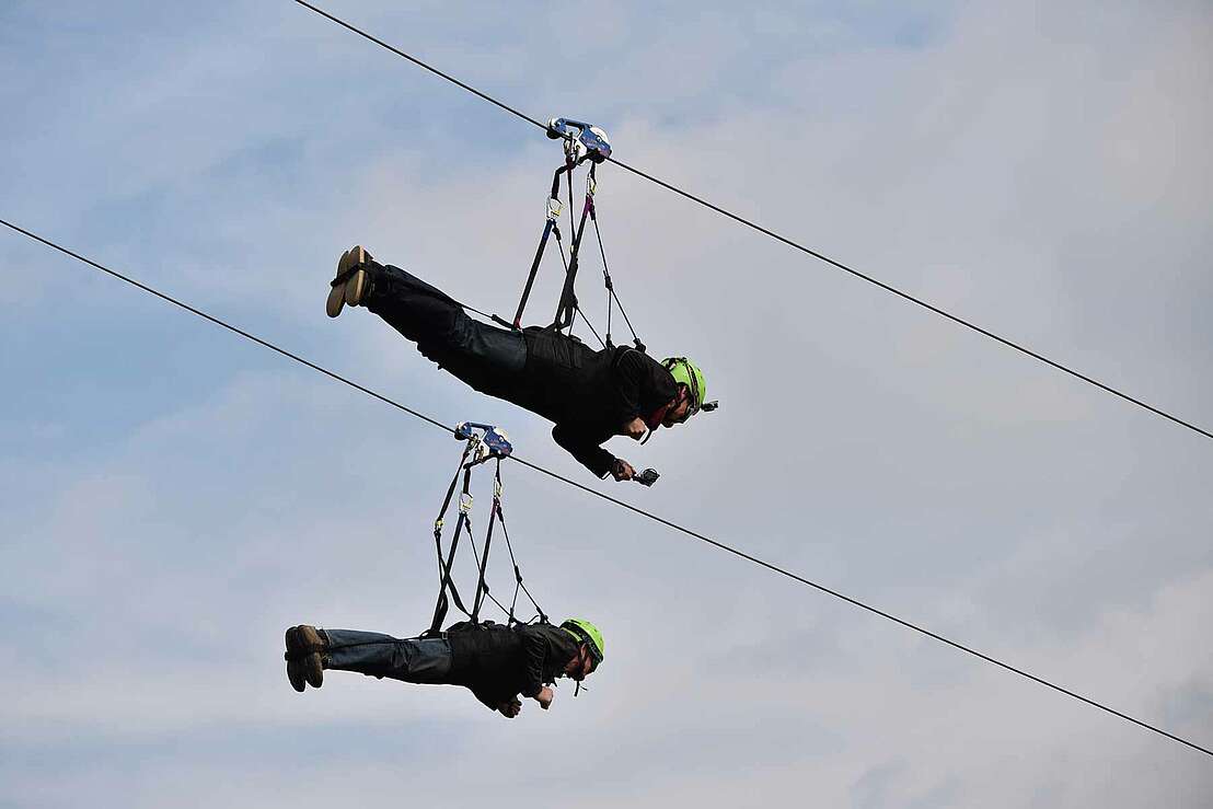 Ein Flug an der Mega-Zipline