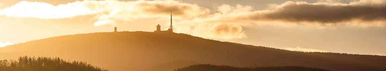 Silhouette des Brockens im Harz