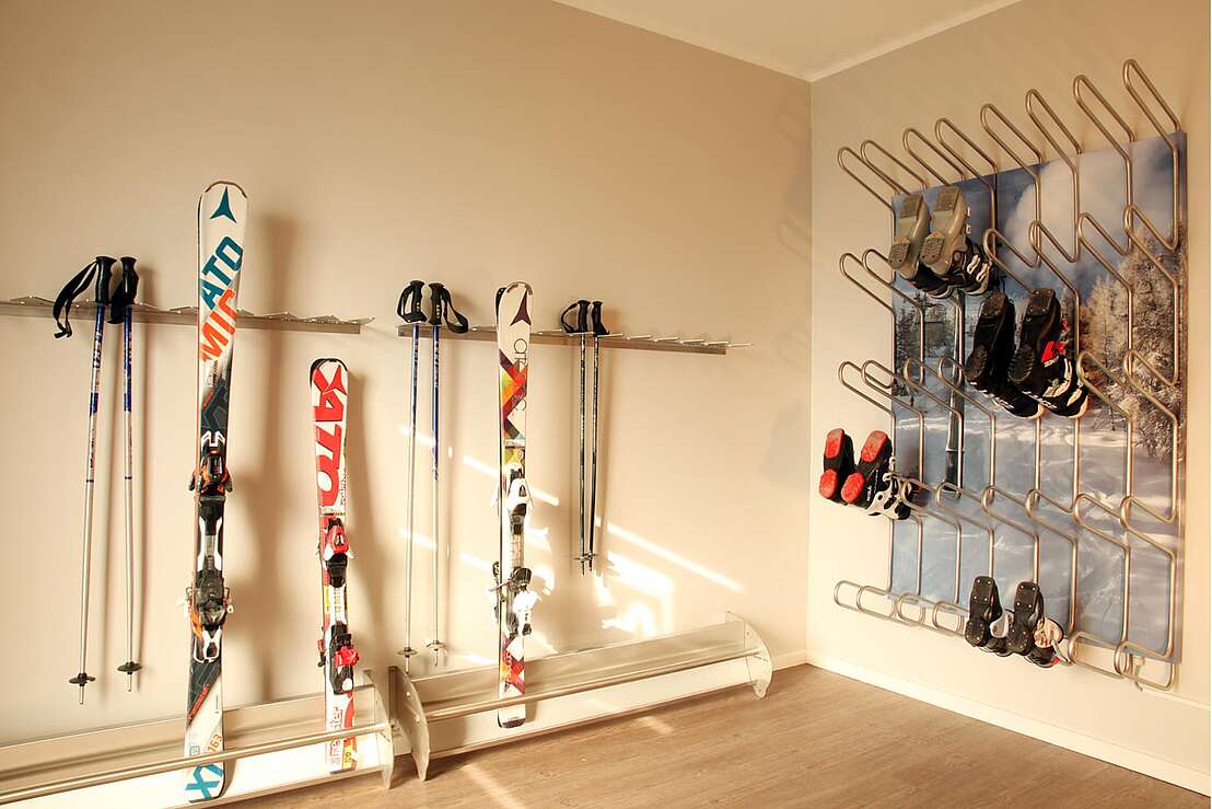 Ski-Raum mit Schuh-Heizung Ski-Raum mit Schuh-Heizung