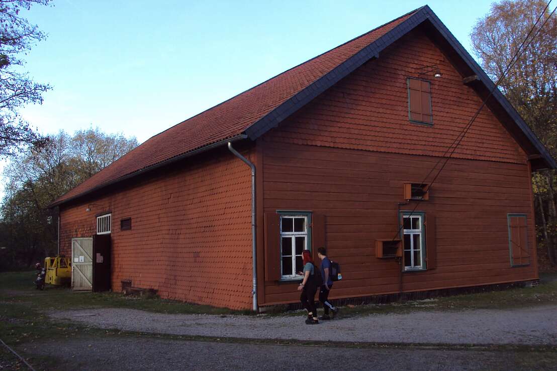 Maschinenhaus und Betriebsgebäude des Ottiliaeschachtes in Clausthal-Zellerfeld Gut zu erkennen ist die Seiltrift.