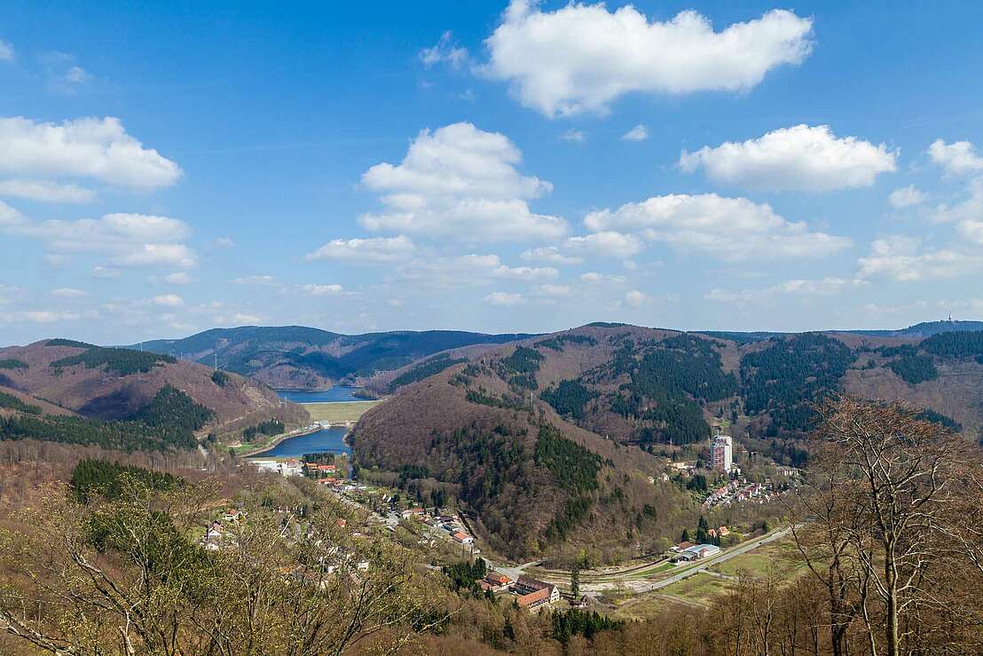 Blick vom Bismarckturm in Bad Lauterberg ins Odertal auf die Odertalsperre