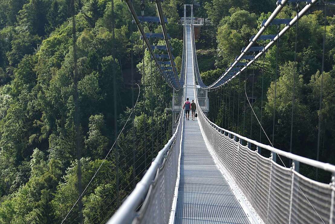 Fußgänger-Hängebrücke Titan