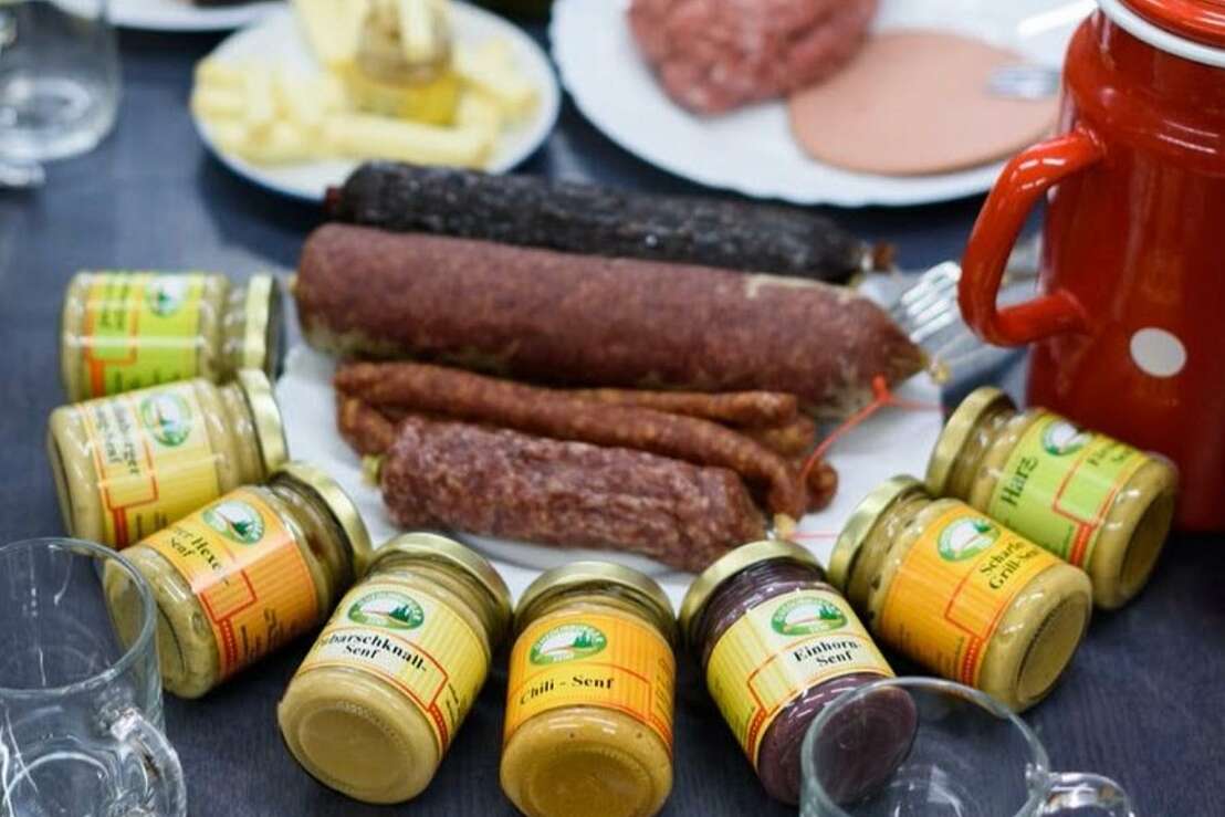 Senf und Harzer Wurst Senf und Harzer Wurst