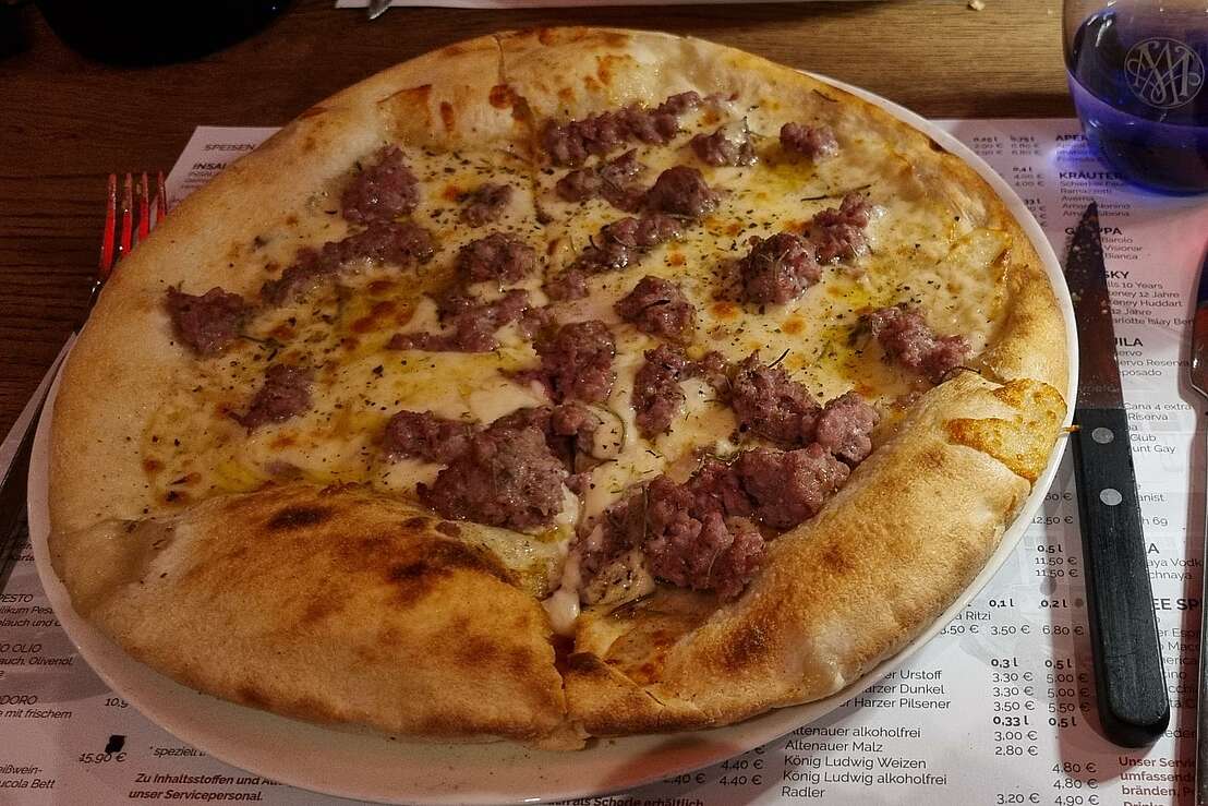 Pizza bianchi con Salsiccia