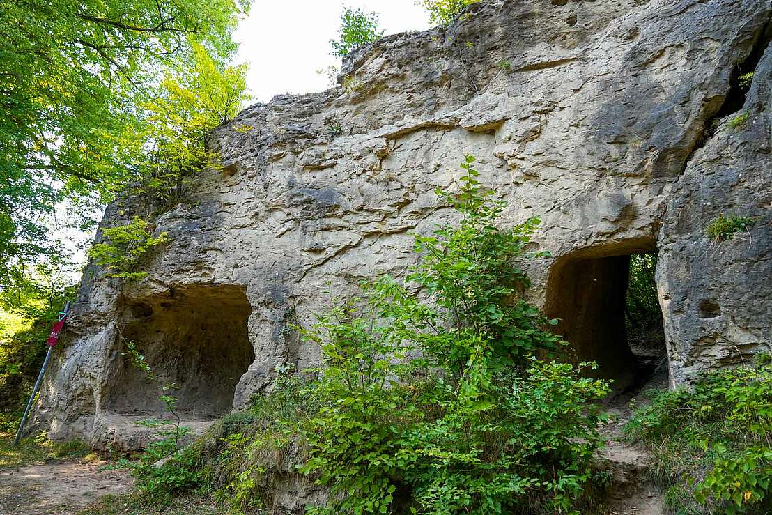 Weitere Felshöhlen