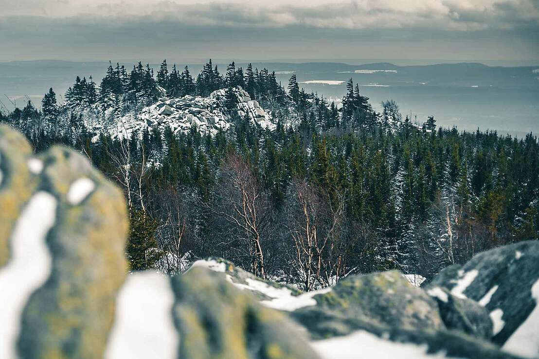 Leistenklippe in eisiger Winterluft