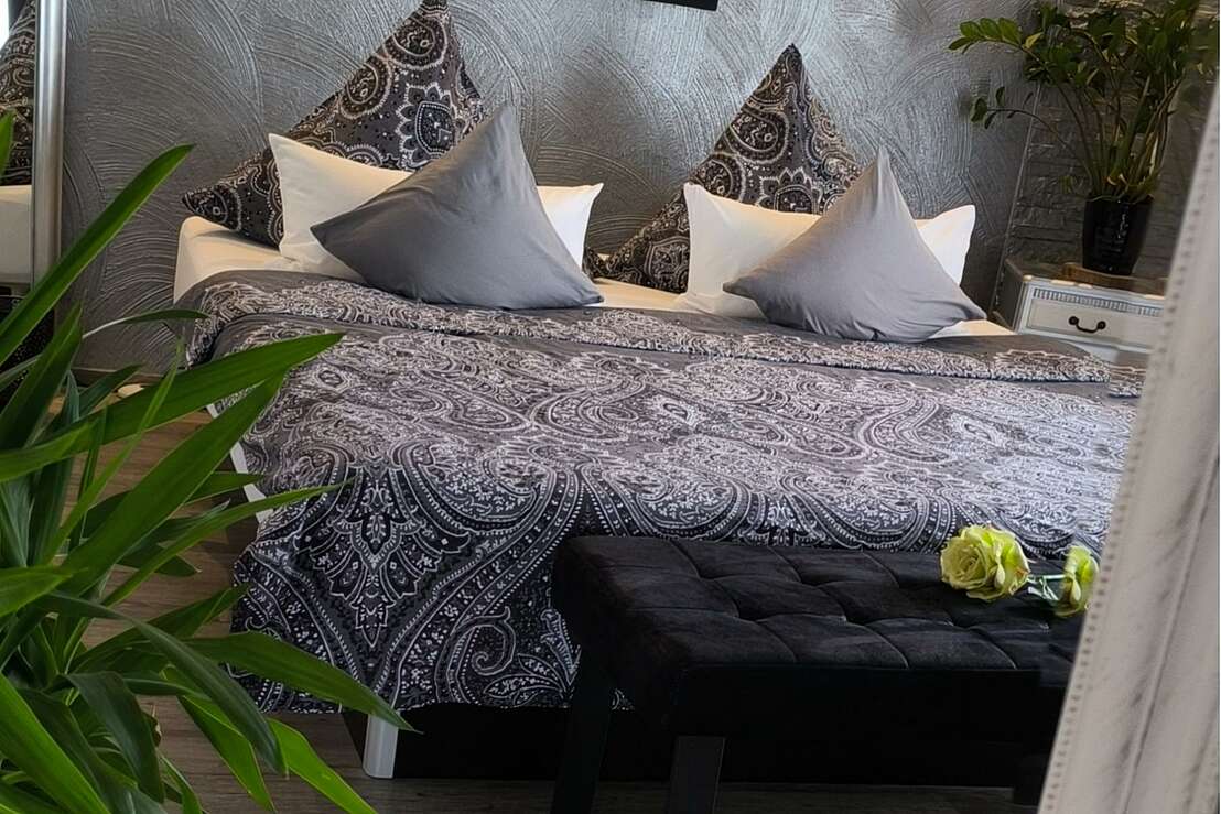 XXL Wasserbett, Die meiste Zeit verbringt man im Bett. XXL Wasserbett, Die meiste Zeit verbringt man im Bett.