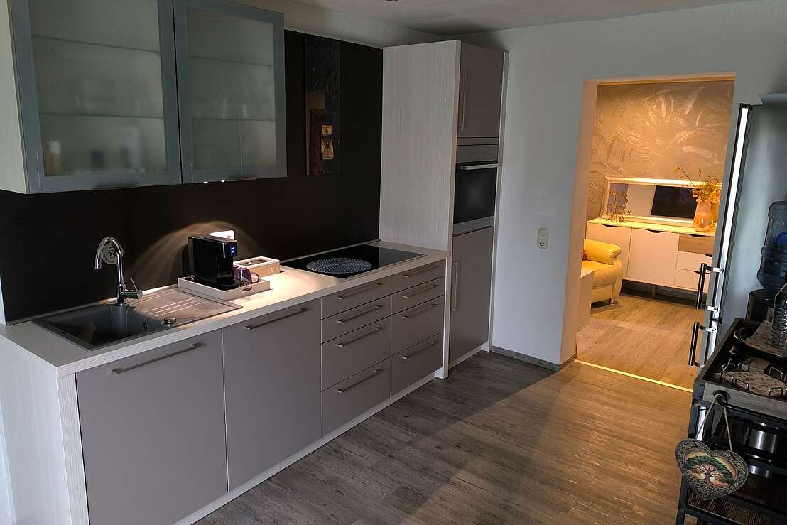 Komplett eingerichtete Küche 