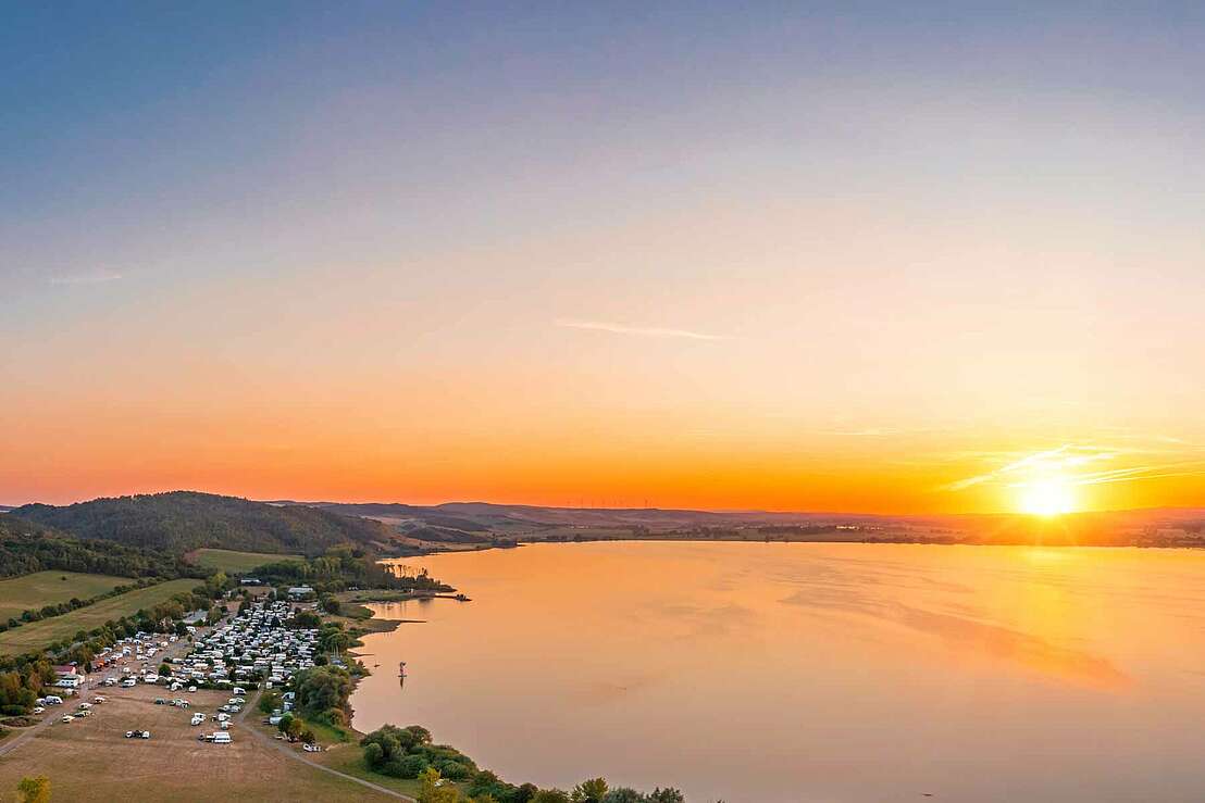 Abendsonne über der Talsperre Kelbra