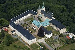 Luftaufnahme Huysburg 2015 - © by Wolkenkratzer for Wikimedia Commons CC BY-SA4.0 Luftaufnahme Huysburg 2015