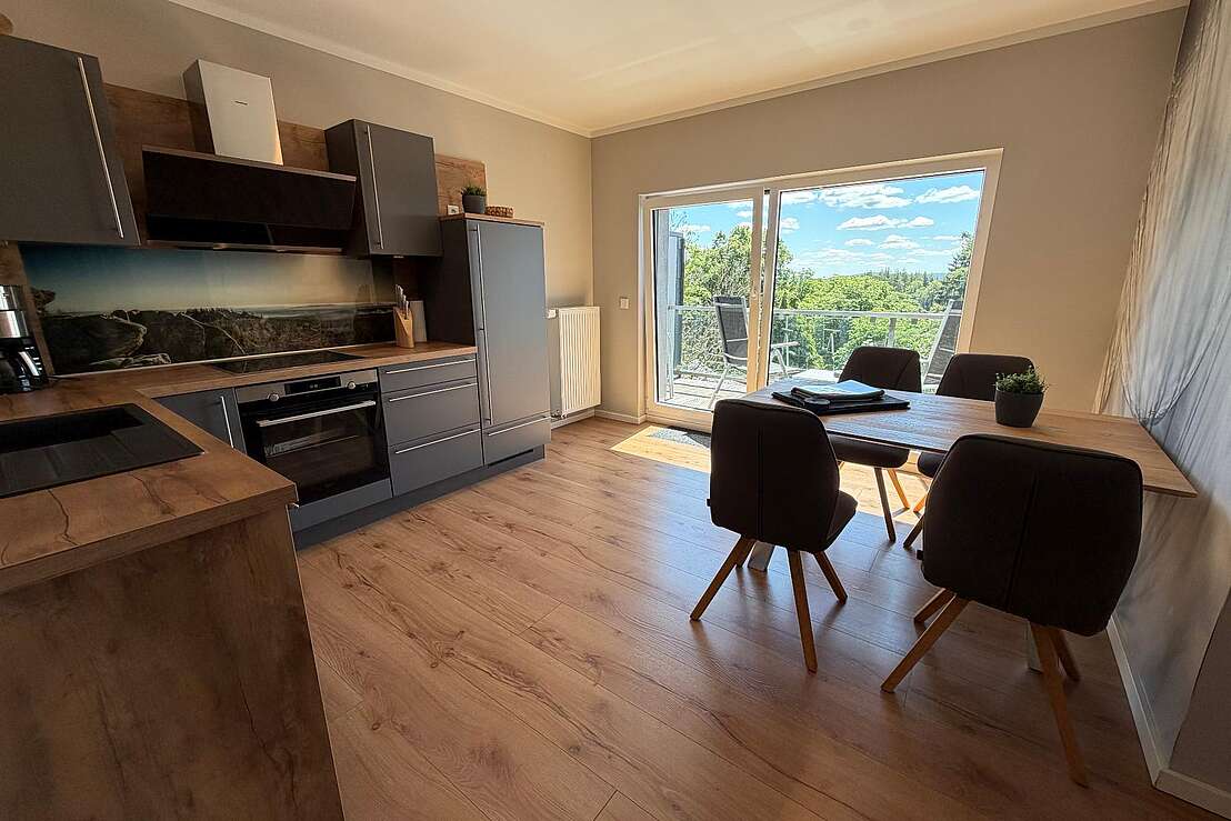 Küche mit Balkon