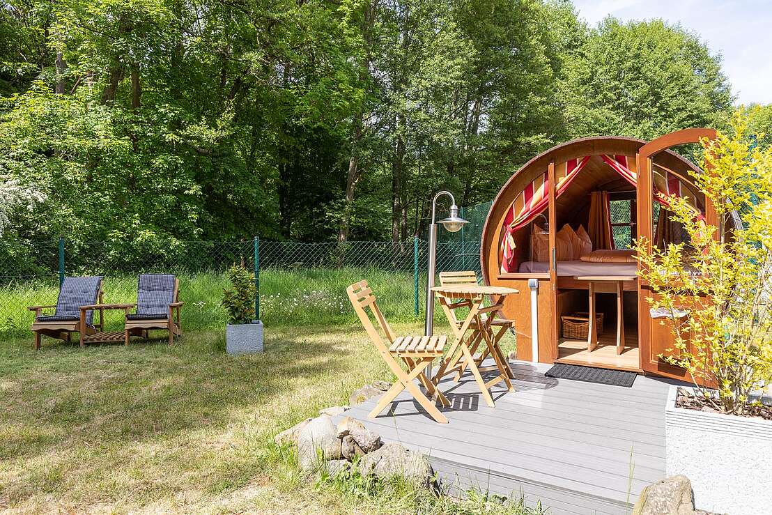 Terrasse mit Fass Terrasse mit Fass