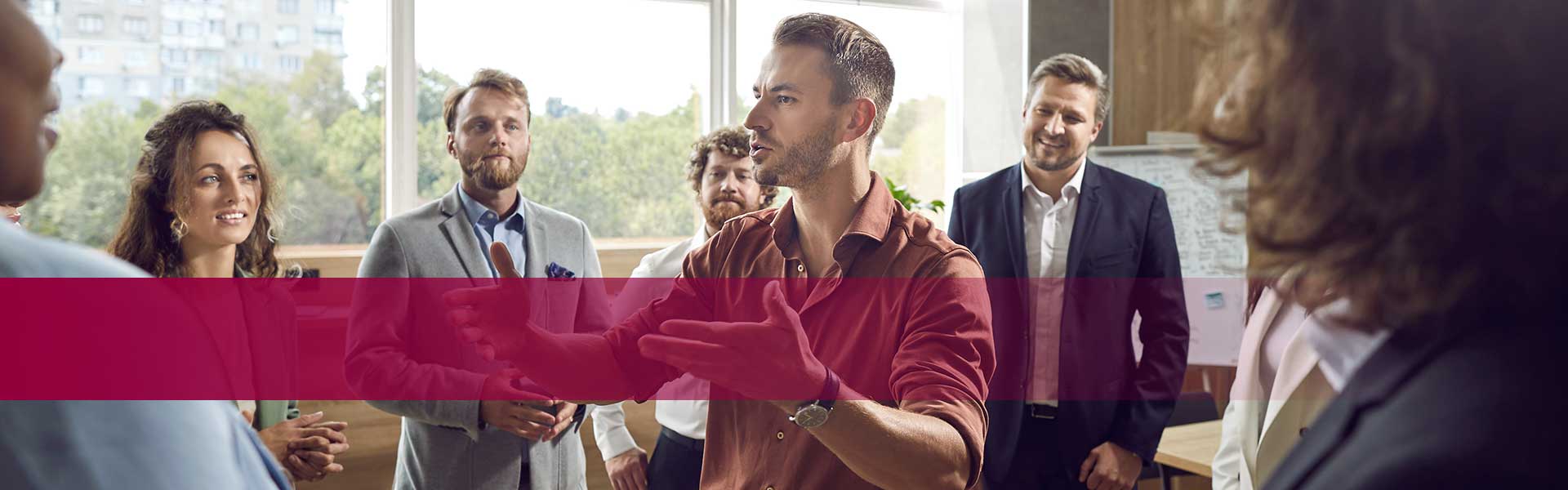 Kategorie Dienstleistung Finanzen Energie Coaching - Coach und mehrere Zuhörer