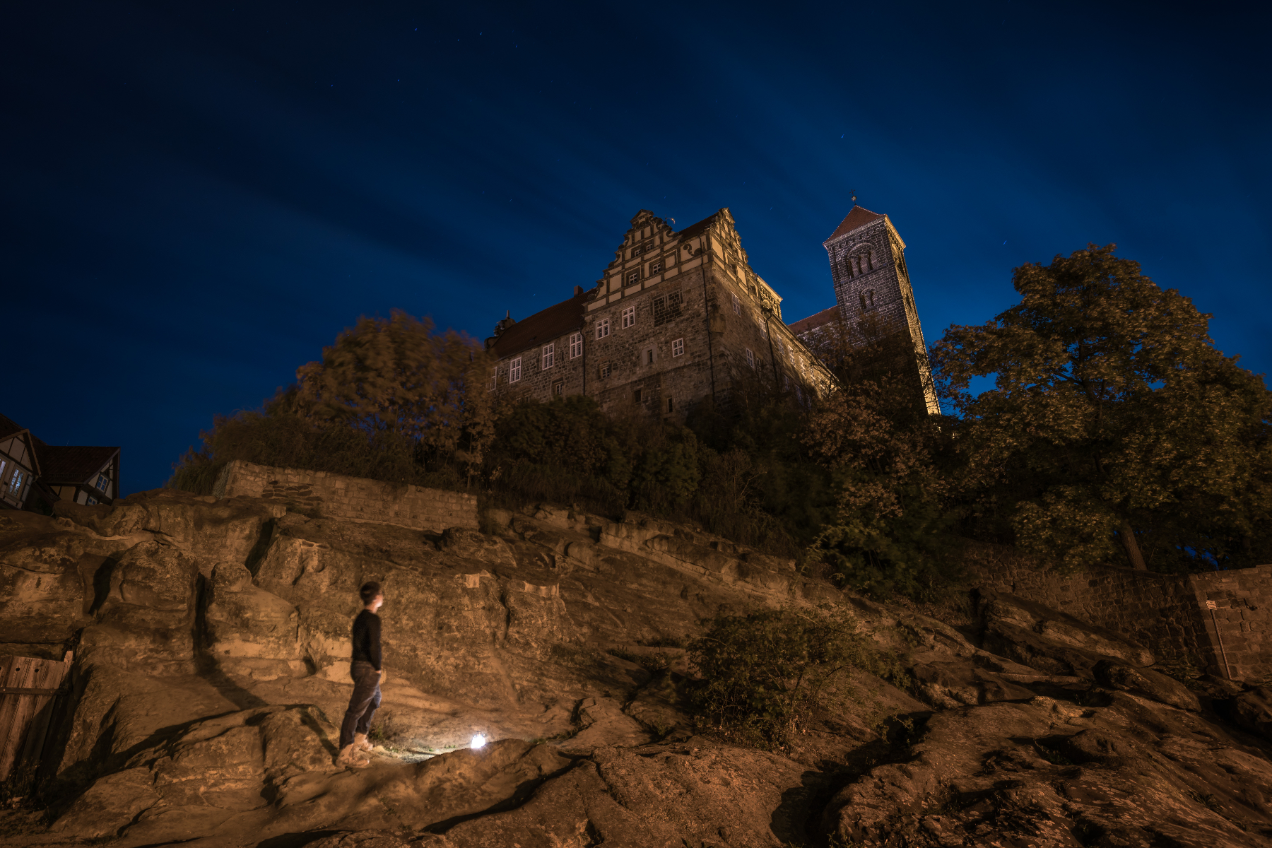 Blick zum Schlossberg bei Nacht