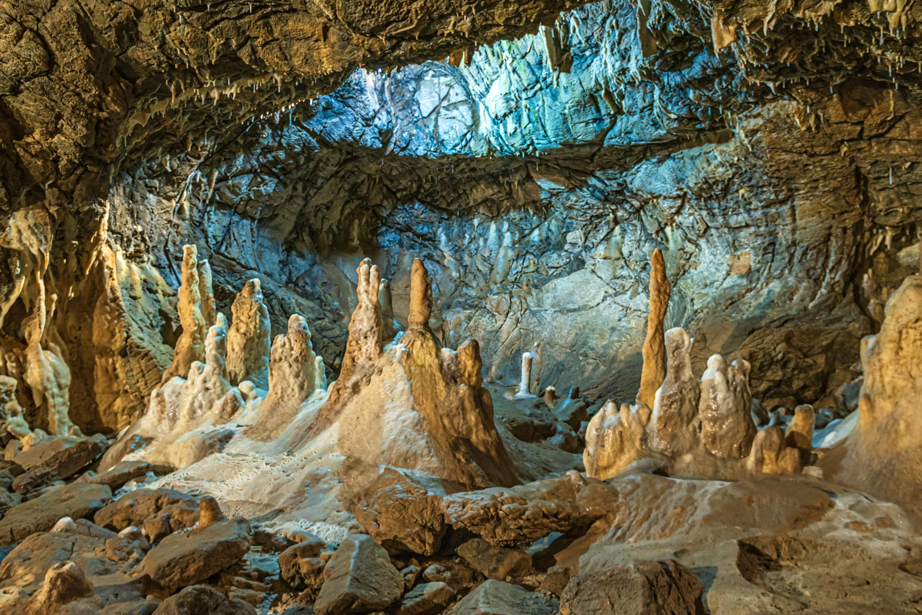 "Die blaue Grotte" in der Hermannshöhle
