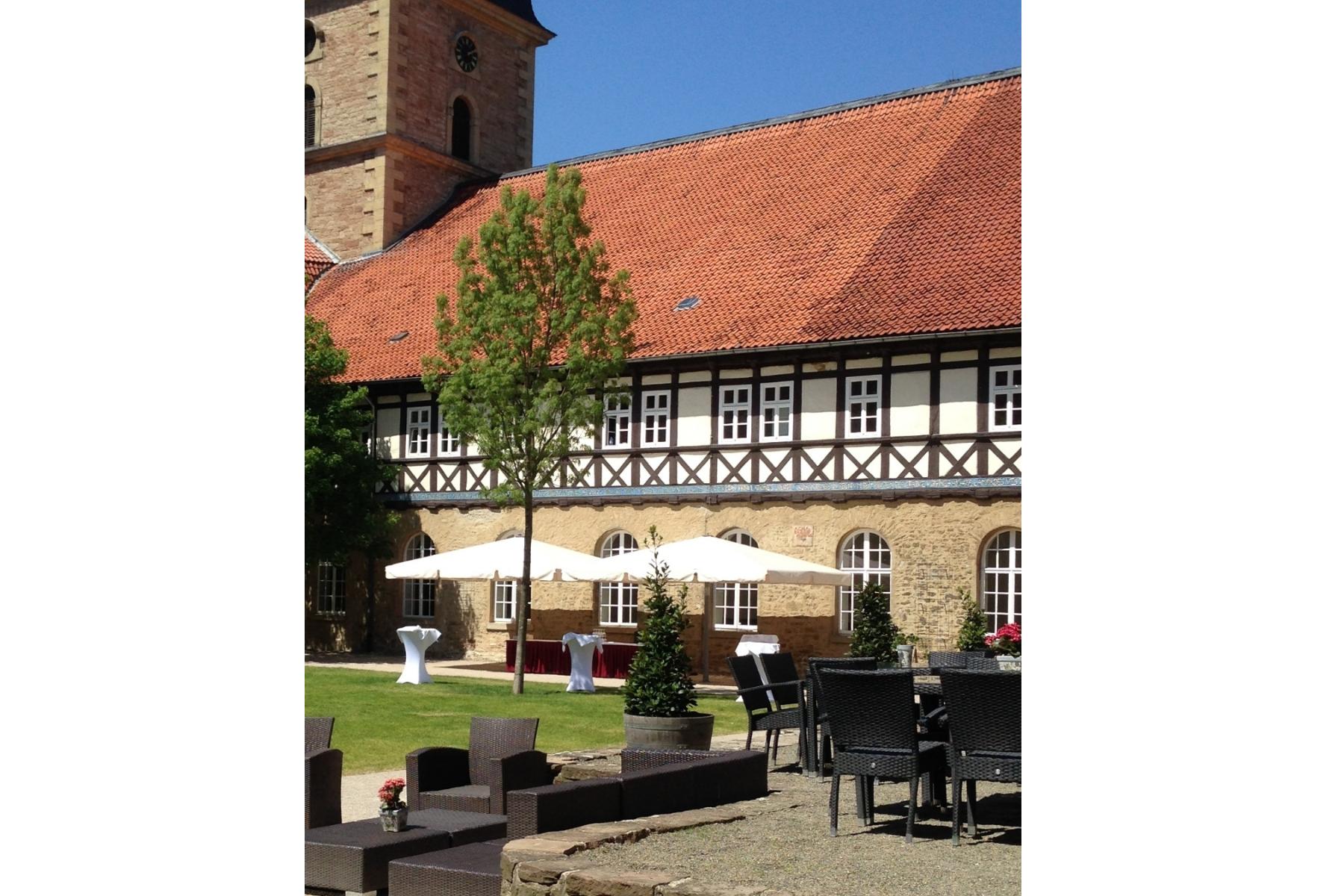 Grillen im Kloster Innenhof